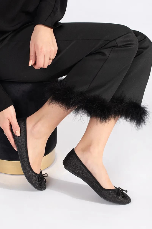 de color negro brillante bailarinas con un arco