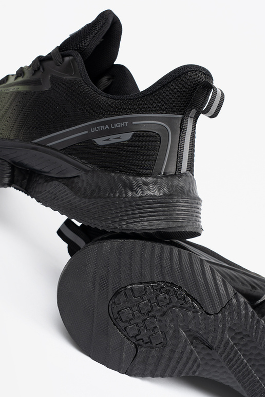 Tiene quesculino oscuro color verde zapatos deportivos