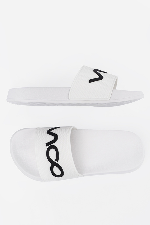 el color blanco Zapatillas con una nota