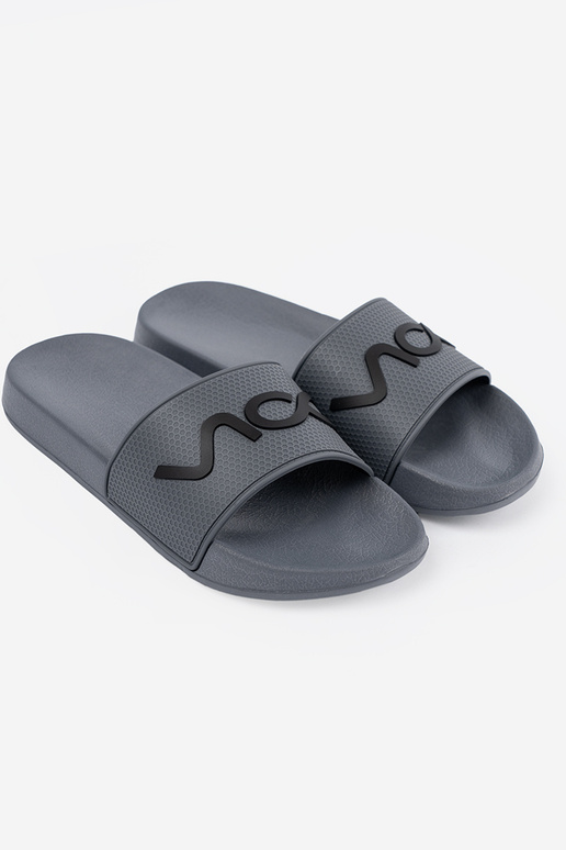 color gris Zapatillas con una nota