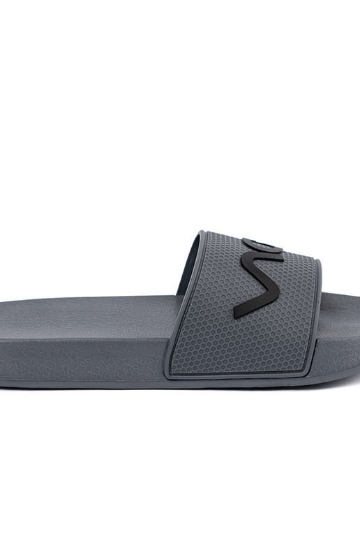 color gris Zapatillas con una nota