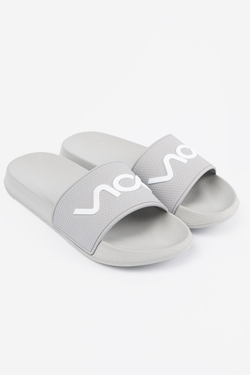 color gris Zapatillas con una nota