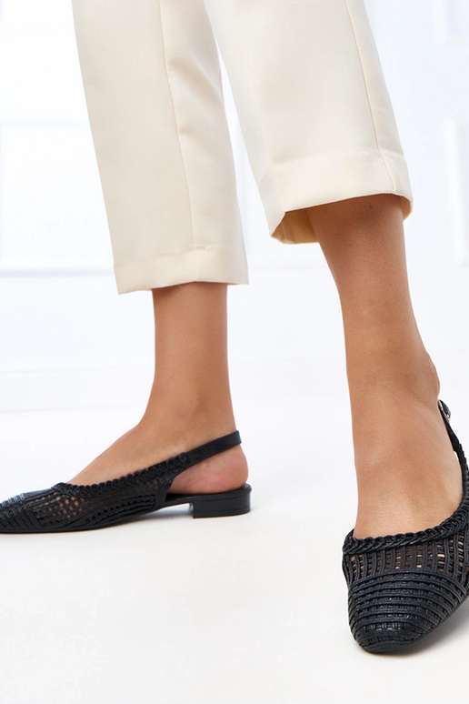 Bailarinas negras caladas con talón...