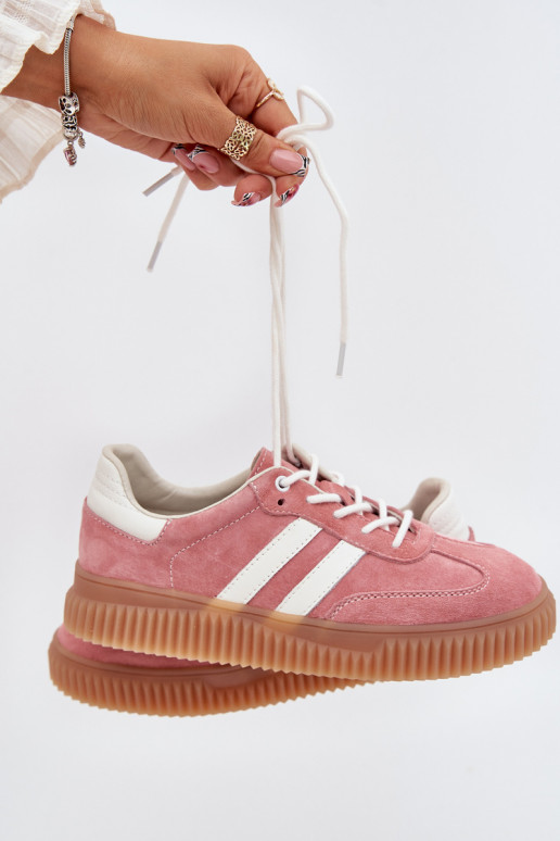 de gamuza Zapatillas modelo zapatos. Femenino con una plataforma color rosa Venera