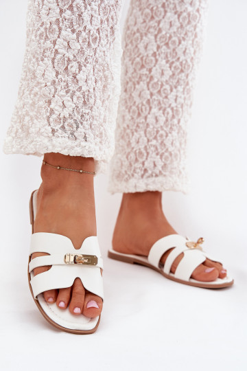 Chanclas planas blancas para mujer con rayas y detalles dorados Kerenza 2