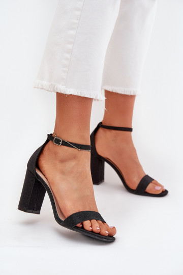 Sandalias de tacón alto negras brillantes Kavina