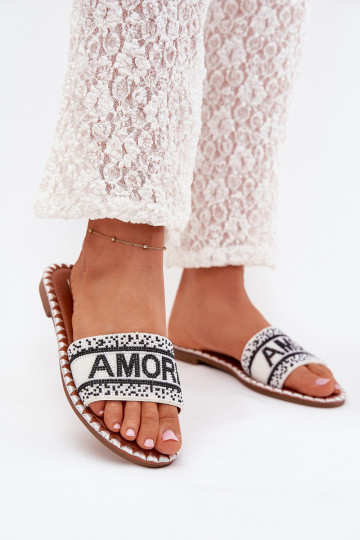 Zapatillas de mujer con tacones anchos y decoración de Amore en color blanco Avelina