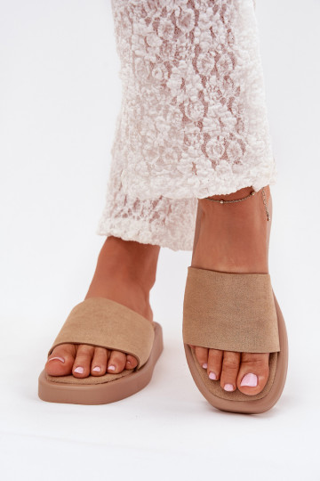 zapatillas de mujer con una plataforma Z de gamuza ecológicau beige Jorina 2