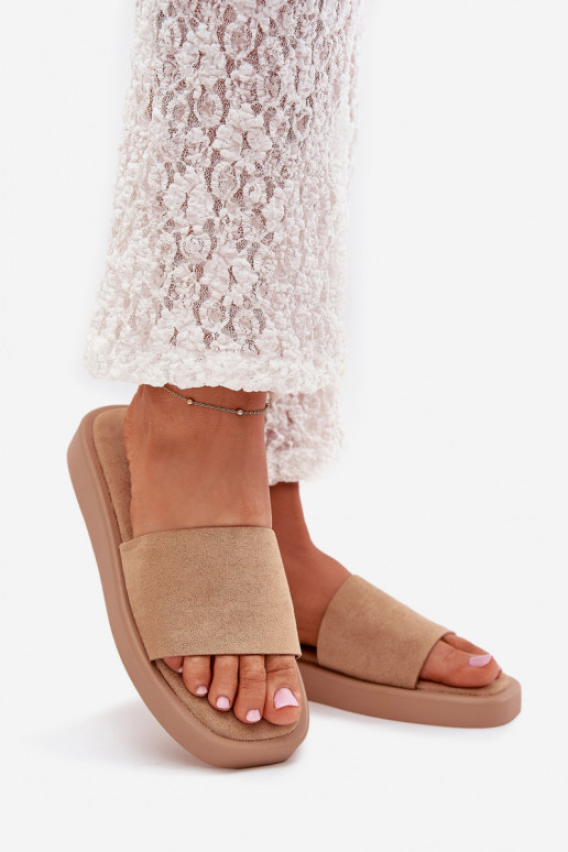 zapatillas de mujer con una plataforma Z de gamuza ecológicau beige Jorina