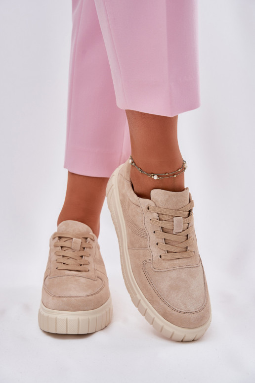 de gamuza Zapatillas modelo zapatos. Femenino con una plataforma beige RilAena