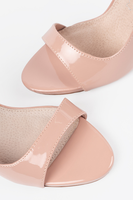 con efecto barniz tacones altos open toe