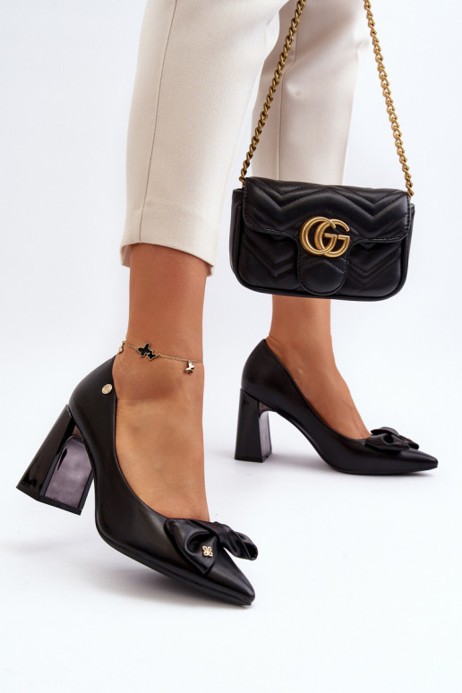 Zapatos con tacones con cintas de color negro Ariemessa Zapatos con tacones con cintas de color negro Ariemessa