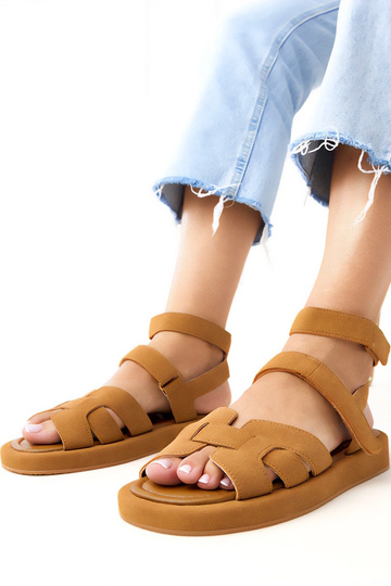 Sandalias marrones con...