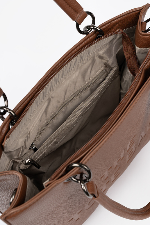 Tiene queno typu tote A ciepłym brązie