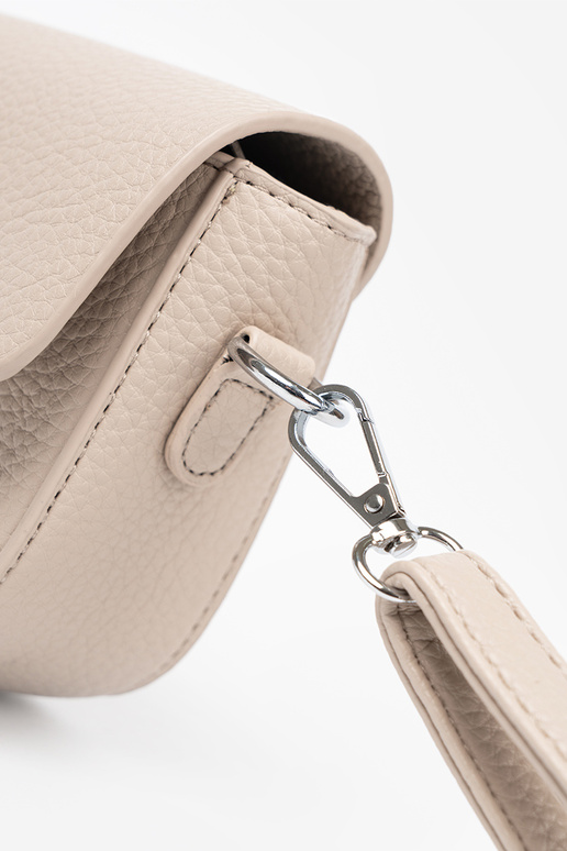 Bolso pequeño de mujer z ozdobnym corazónm