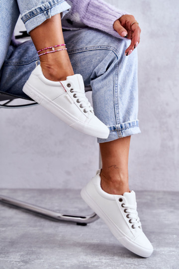 Bajo Zapatillas de piel para mujer. Big Star KK274005 el color blanco