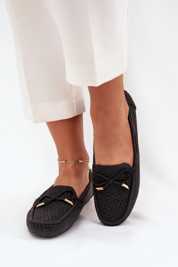 Mocasines de mujer con elementos de encaje y cordones en color negro Mirisa