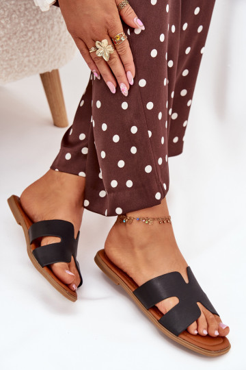 Chanclas de mujer color negro plano con cortes Salyra 2