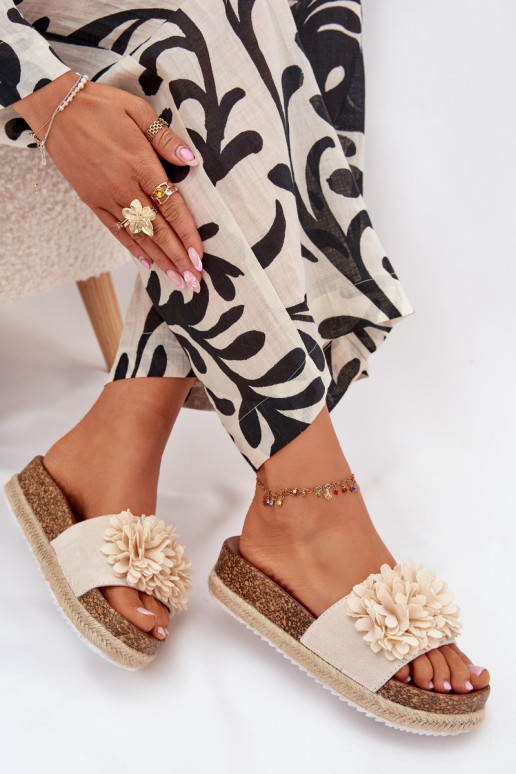 zapatillas de mujer con una plataforma Con decoracionesi con motivos floraleskami beige Tessara zapatillas de mujer con una plataforma Con decoracionesi con motivos floraleskami beige Tessara