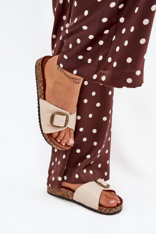 zapatillas de mujer con una plataforma con hebillas beige Vianara