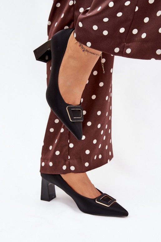 Zapatos con tacones para decorar con hebillas de color negro Seriva Zapatos con tacones para decorar con hebillas de color negro Seriva