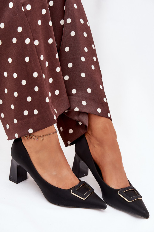 Zapatos con tacones para decorar con hebillas de color negro Seriva Zapatos con tacones para decorar con hebillas de color negro Seriva