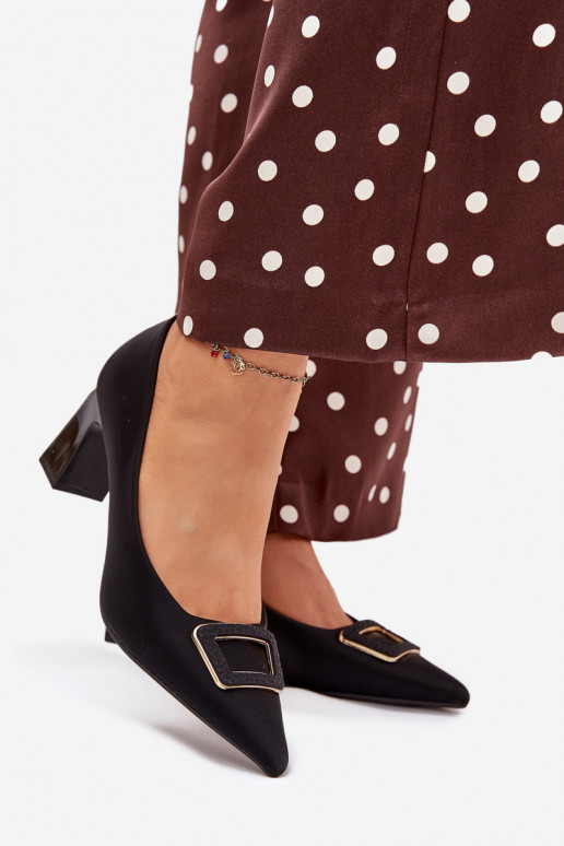 Zapatos con tacones para decorar con hebillas de color negro Seriva Zapatos con tacones para decorar con hebillas de color negro Seriva