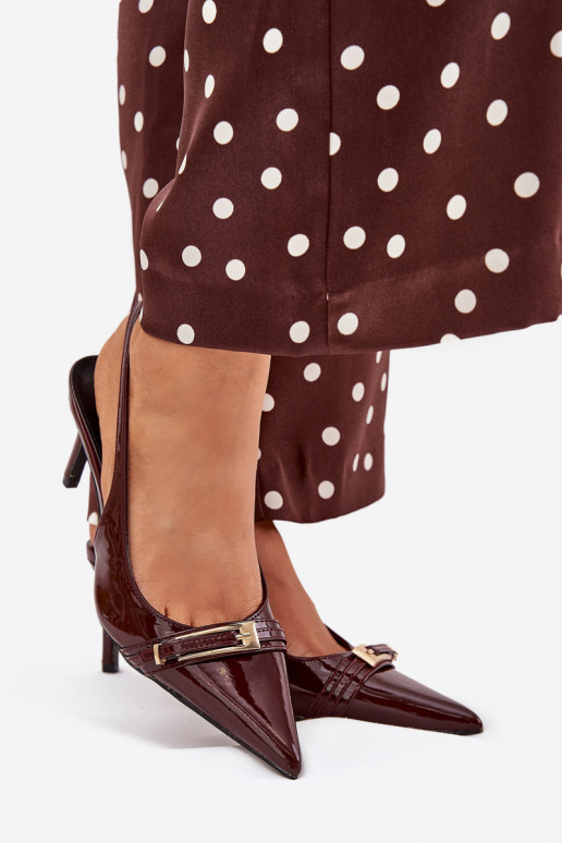 con efecto barniz Zapatos con tacones finos con hebillas doradas CzekoladoAe Vivae