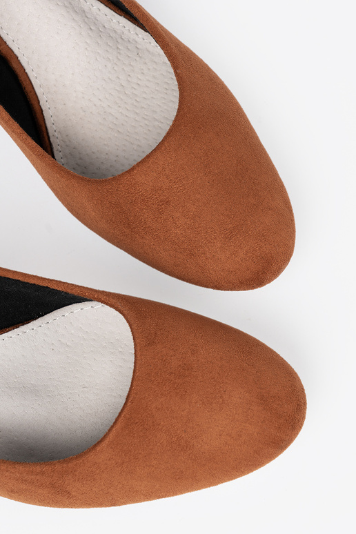 color marrón tacones altos z ozdobnym platam obcasem color marrón tacones altos z ozdobnym platam obcasem