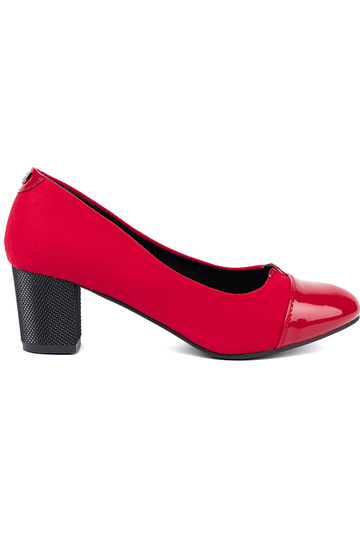 color rojo tacones altos z lakieroAanym noskiem 2