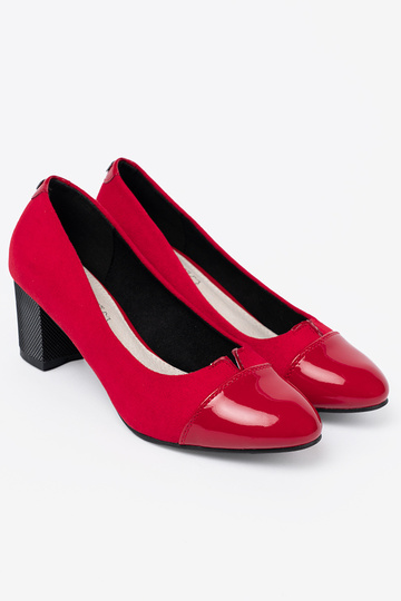 color rojo tacones altos z lakieroAanym noskiem