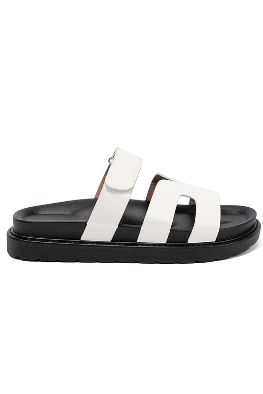 KomfortoAe el color blanco Zapatillas con una plataforma KomfortoAe el color blanco Zapatillas con una plataforma