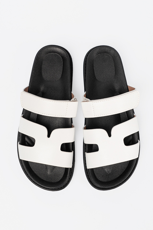 KomfortoAe el color blanco Zapatillas con una plataforma KomfortoAe el color blanco Zapatillas con una plataforma