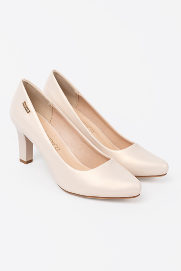 Zapatos beige en el talon Sergio Leone