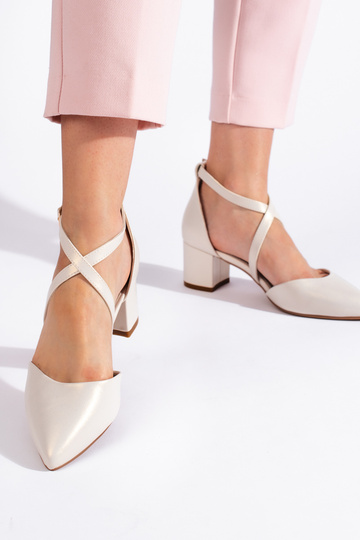 el color blanco tacones altos Sergio Leone