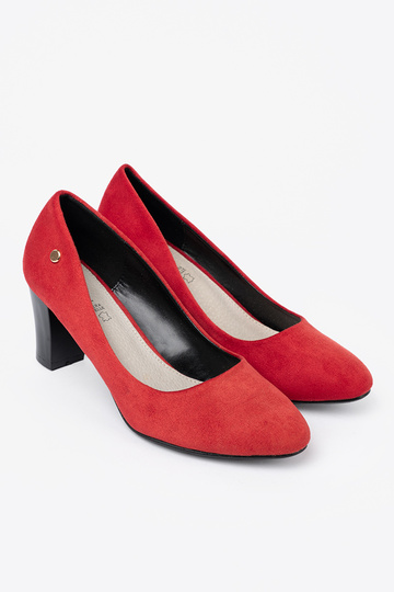 color rojo de gamuza tacones altos en tacones altos