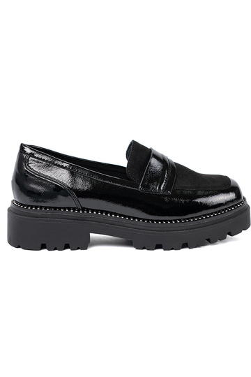 con efecto barniz mocasines con remaches 2