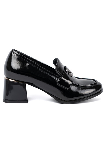con efecto barniz medio zapatos ze platam zdobieniem 2