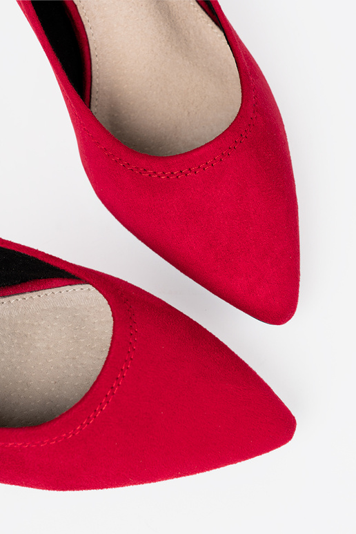 Estilo elegante tacones altos na ozdobnym słupku