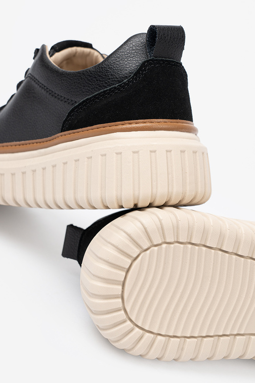 de color negro Zapatillas modelo zapatos. piel na beigej platformie Sergio Leone