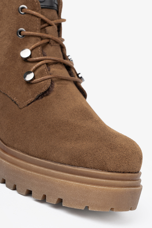 Sv tle hn d d msk traperky Sergio Leone se semišov m designem