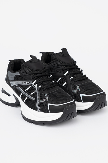 de color negro Zapatillas modelo zapatos. z przeAieAną choleAką i masyAną białą podeszAą