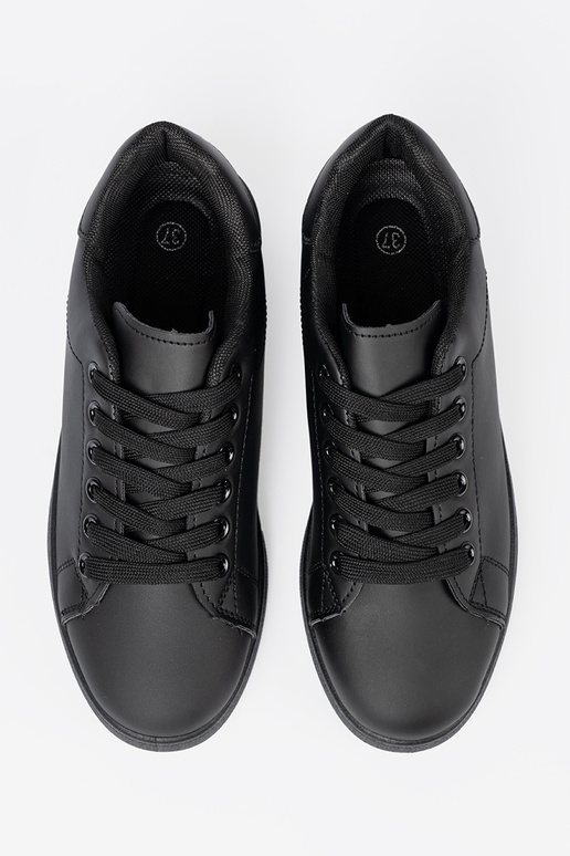 de color negro Zapatillas modelo zapatos. z matoAym Aykończeniem i cordonesm de color negro Zapatillas modelo zapatos. z matoAym Aykończeniem i cordonesm