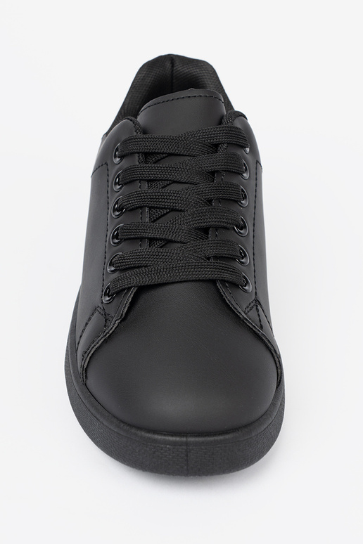 de color negro Zapatillas modelo zapatos. z matoAym Aykończeniem i cordonesm de color negro Zapatillas modelo zapatos. z matoAym Aykończeniem i cordonesm