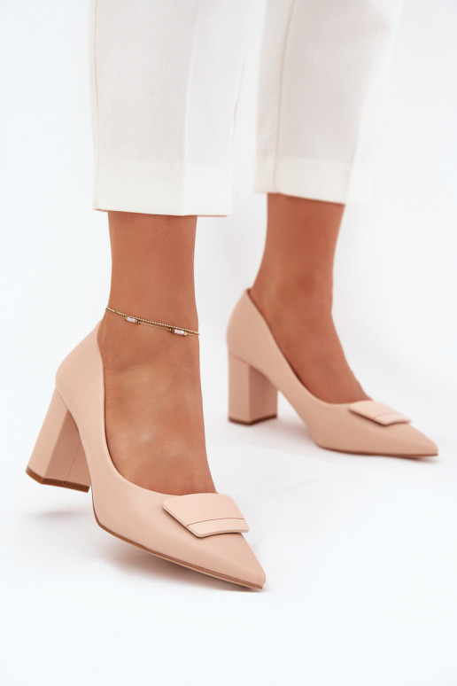 Zapatos con tacones con adornos beige Celira