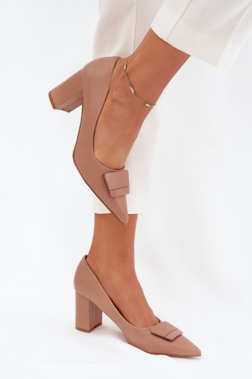 Zapatos con tacones con adornos beige Celira