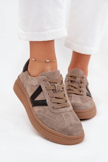 de gamuza Zapatillas modelo zapatos. Femenino con una plataforma Vinceza 79562 beige