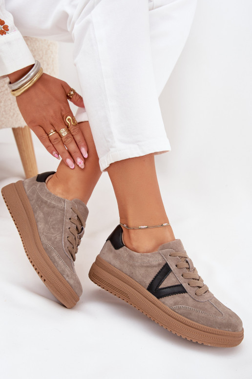 de gamuza Zapatillas modelo zapatos. Femenino con una plataforma Vinceza 79562 beige