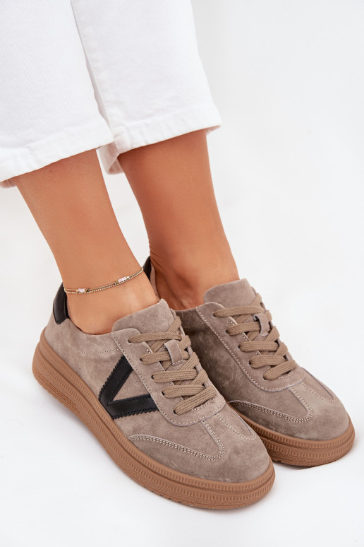 de gamuza Zapatillas modelo zapatos. Femenino con una plataforma Vinceza 79562 beige