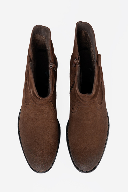 color marrón piel zapatos con un top con volantes Sergio Leone